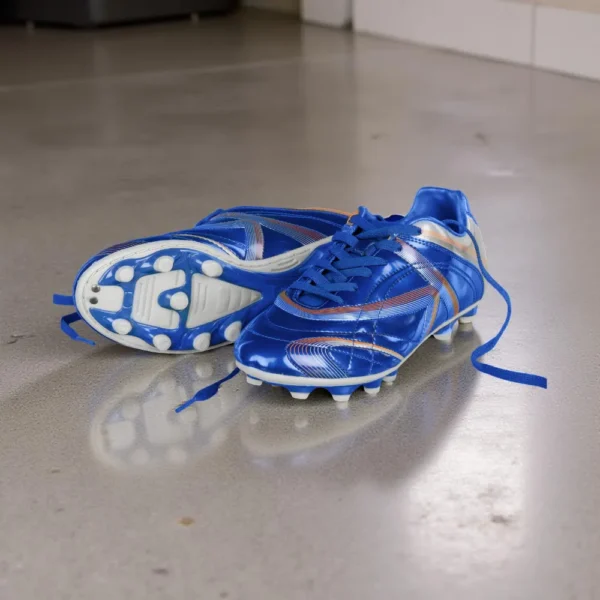 حذاء لكرة القدم